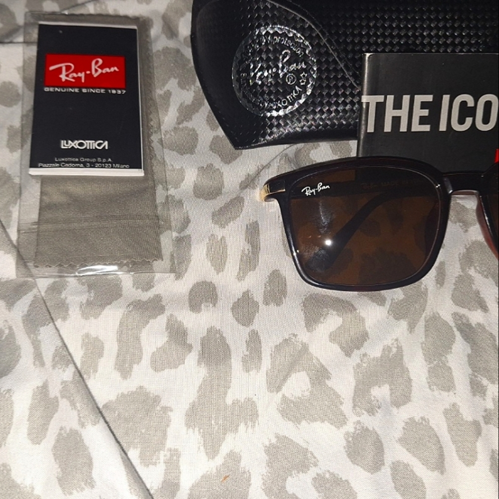 Ray bans with certificate of authenticity